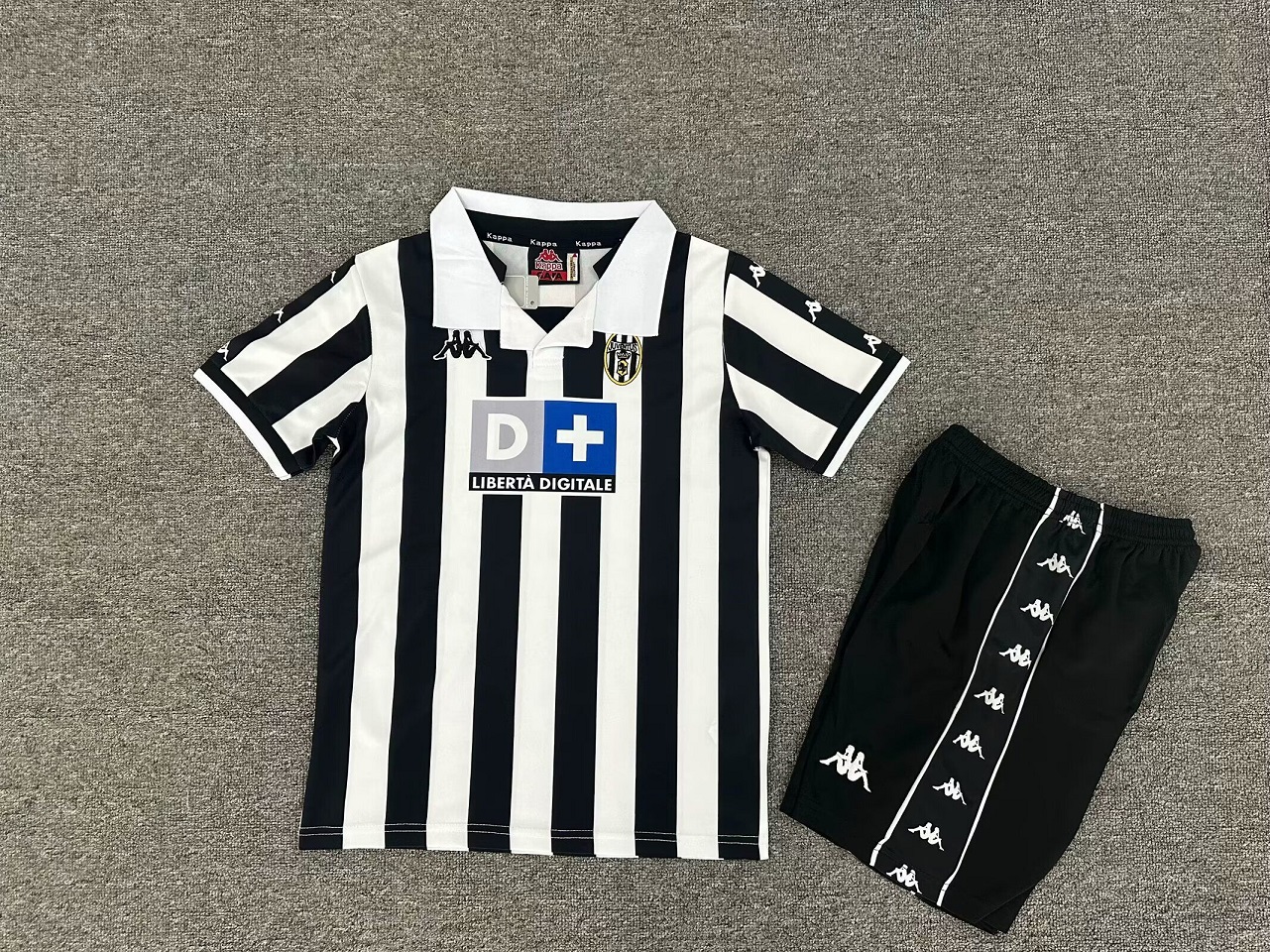Kids-Juventus 99/00 Home Soccer Jersey